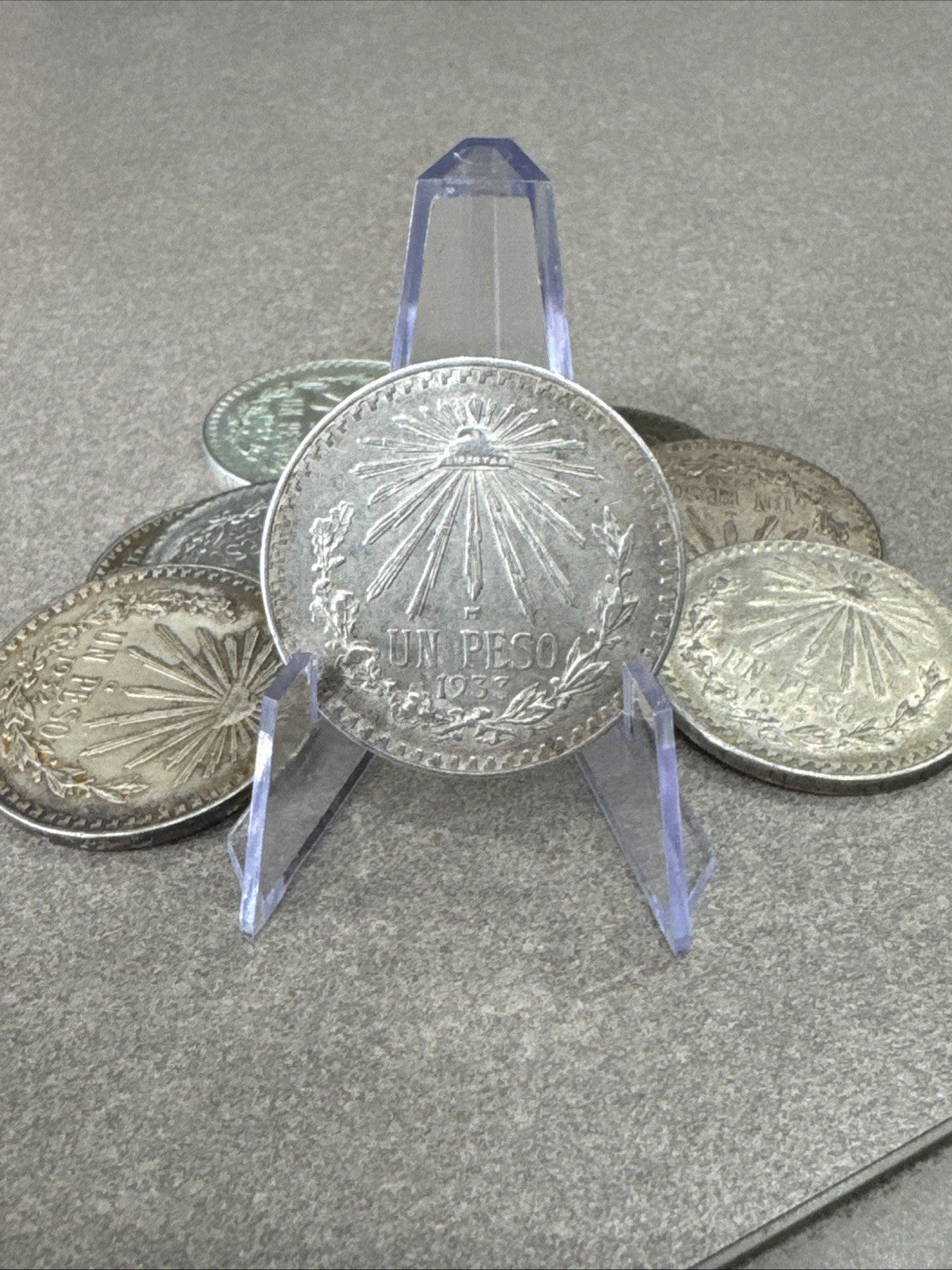 Random Yr Mexican Un Peso coins .72 Percent Silver