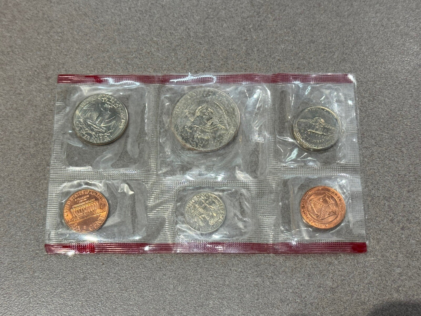 1984,1981,79,79,85 Uncirculated Coin Sets U.S Mint Mixed Years D