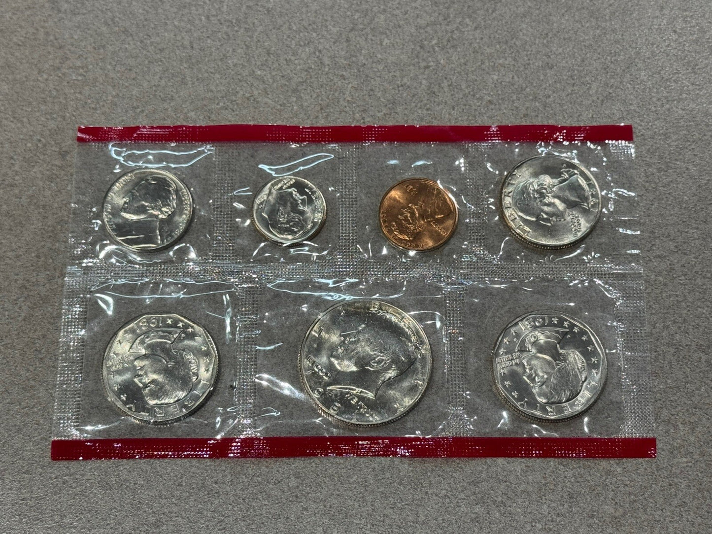 1984,1981,79,79,85 Uncirculated Coin Sets U.S Mint Mixed Years D