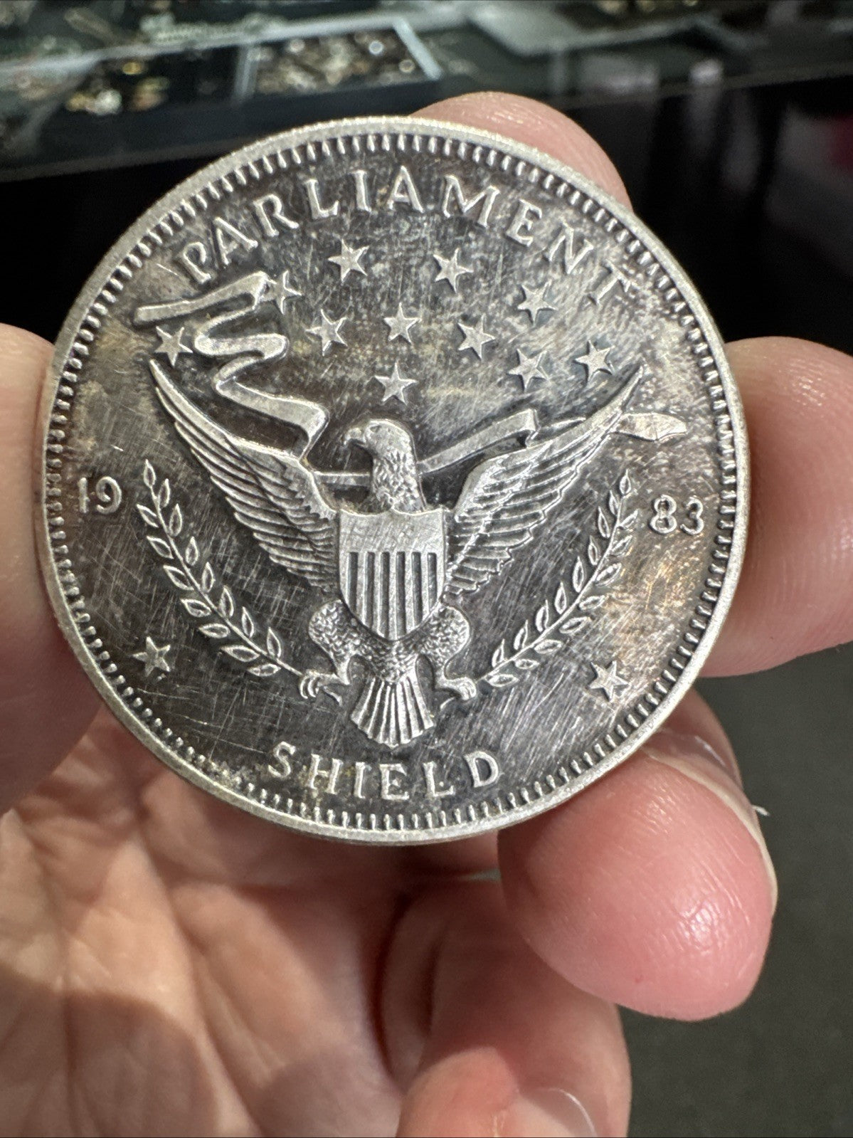 Vintage Rare 1983 Parliament Shield 1 Oz One Troy Ounce 999 Fine Silver Coin