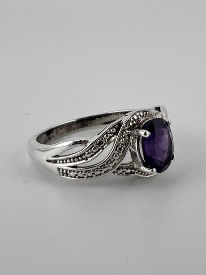 Ladies sterling silver amethyst ring