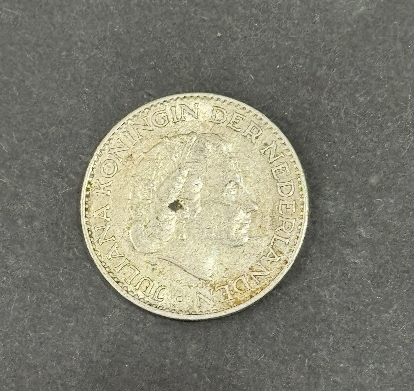 SILVER WORLD COIN 1957 XNetherlands Antilles 2 1/2 Gulden World  Silver Coin .