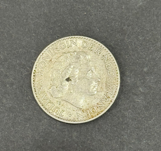 SILVER WORLD COIN 1957 XNetherlands Antilles 2 1/2 Gulden World  Silver Coin .