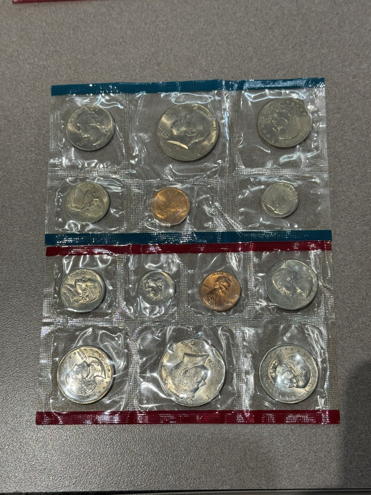 1979 P-1980 D U.S. MINT SET  12 Coins With Toning Beautiful