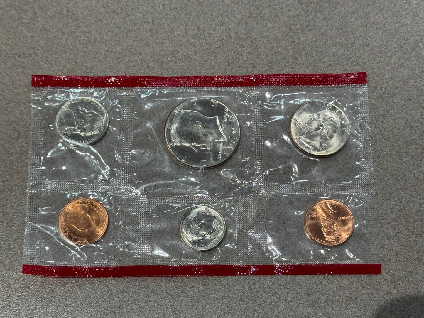 1984,1981,79,79,85 Uncirculated Coin Sets U.S Mint Mixed Years D