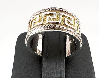 Ladies sterling silver ring, two tone with square swirl design