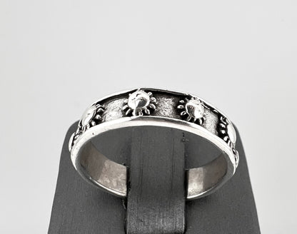 Ladies Sterling silver ring with sun engravings