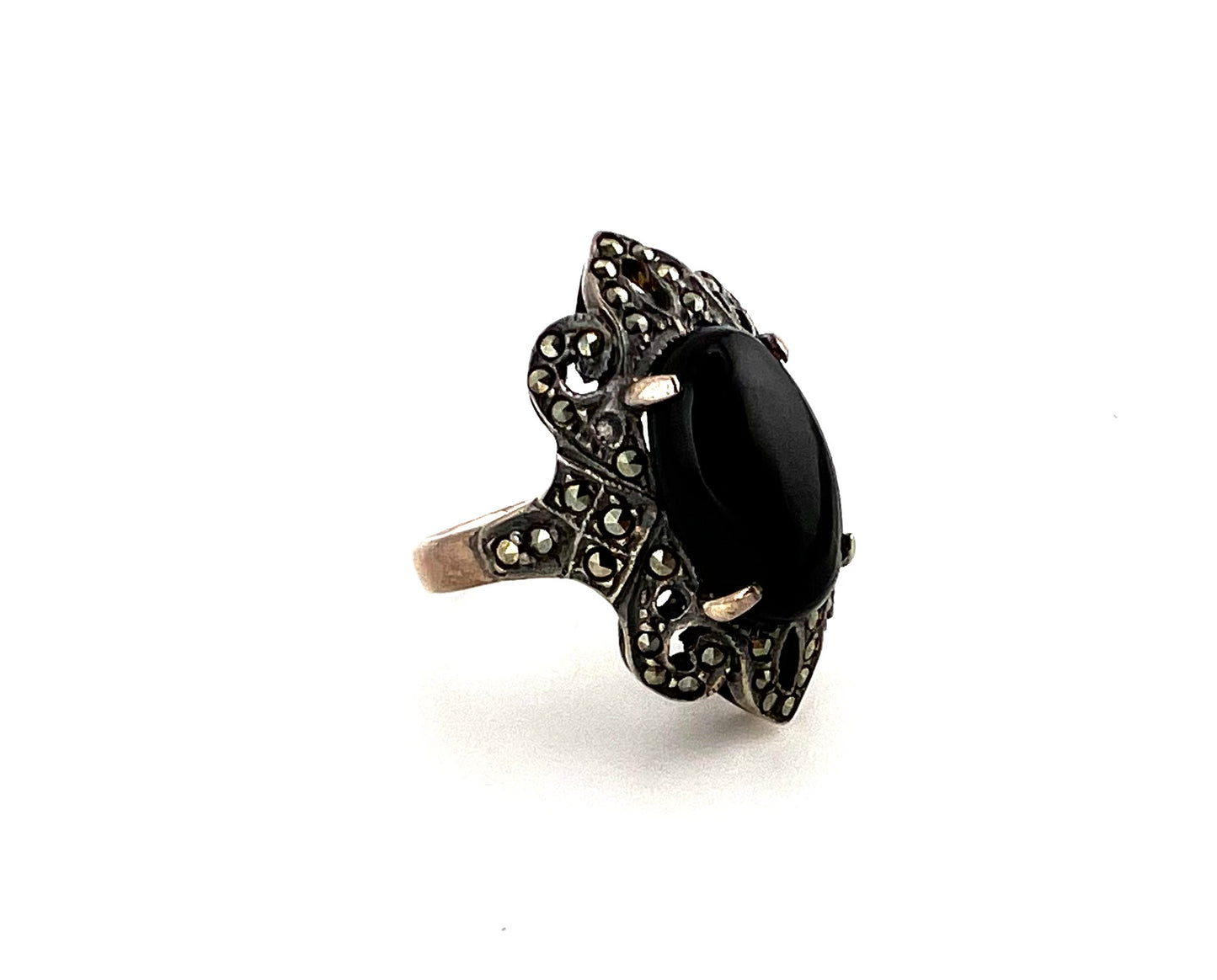 Sterling silver ring with black main stone