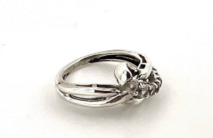 Ladies Sterling silver ring with CZ design