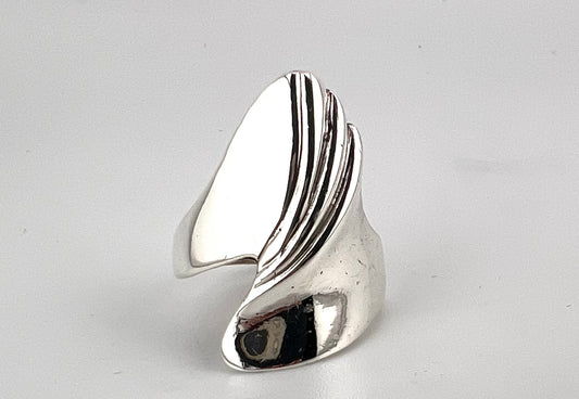 Ladies sterling silver ring, wave design