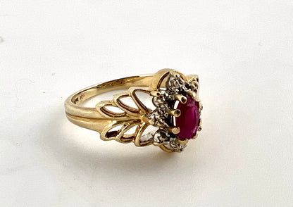 10k yellow gold vintage ring with Ruby and diamonds