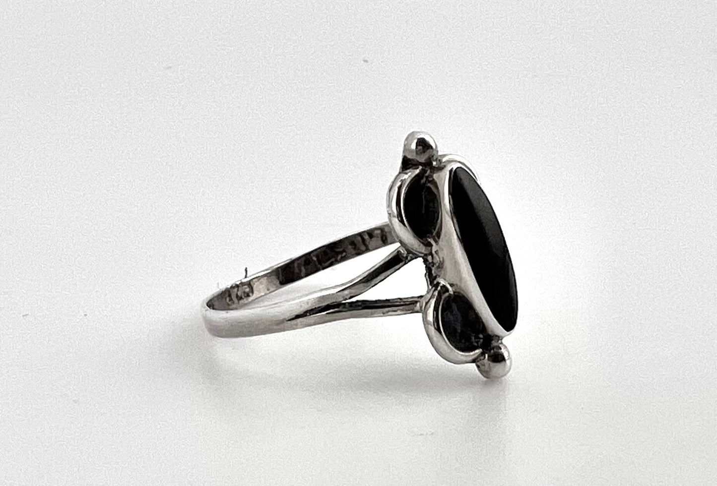 Ladies sterling silver ring with the black stone oval design