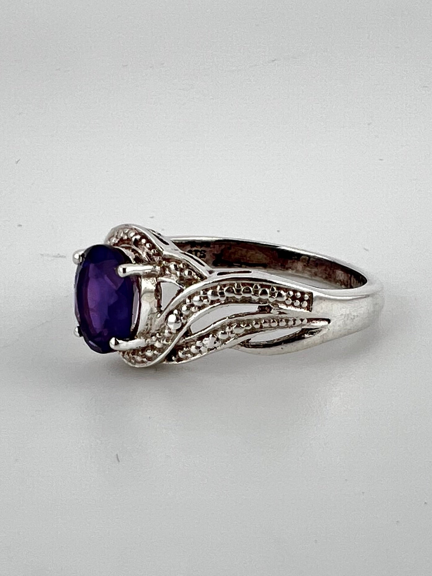 Ladies sterling silver amethyst ring