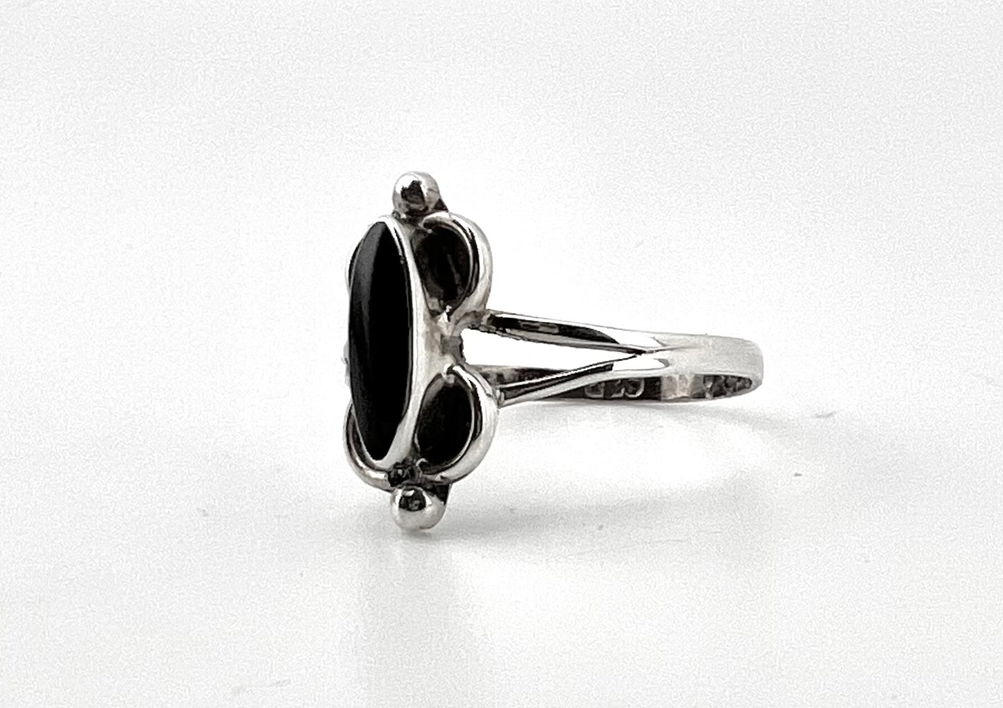 Ladies sterling silver ring with the black stone oval design