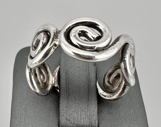 Ladies sterling silver swirl ring