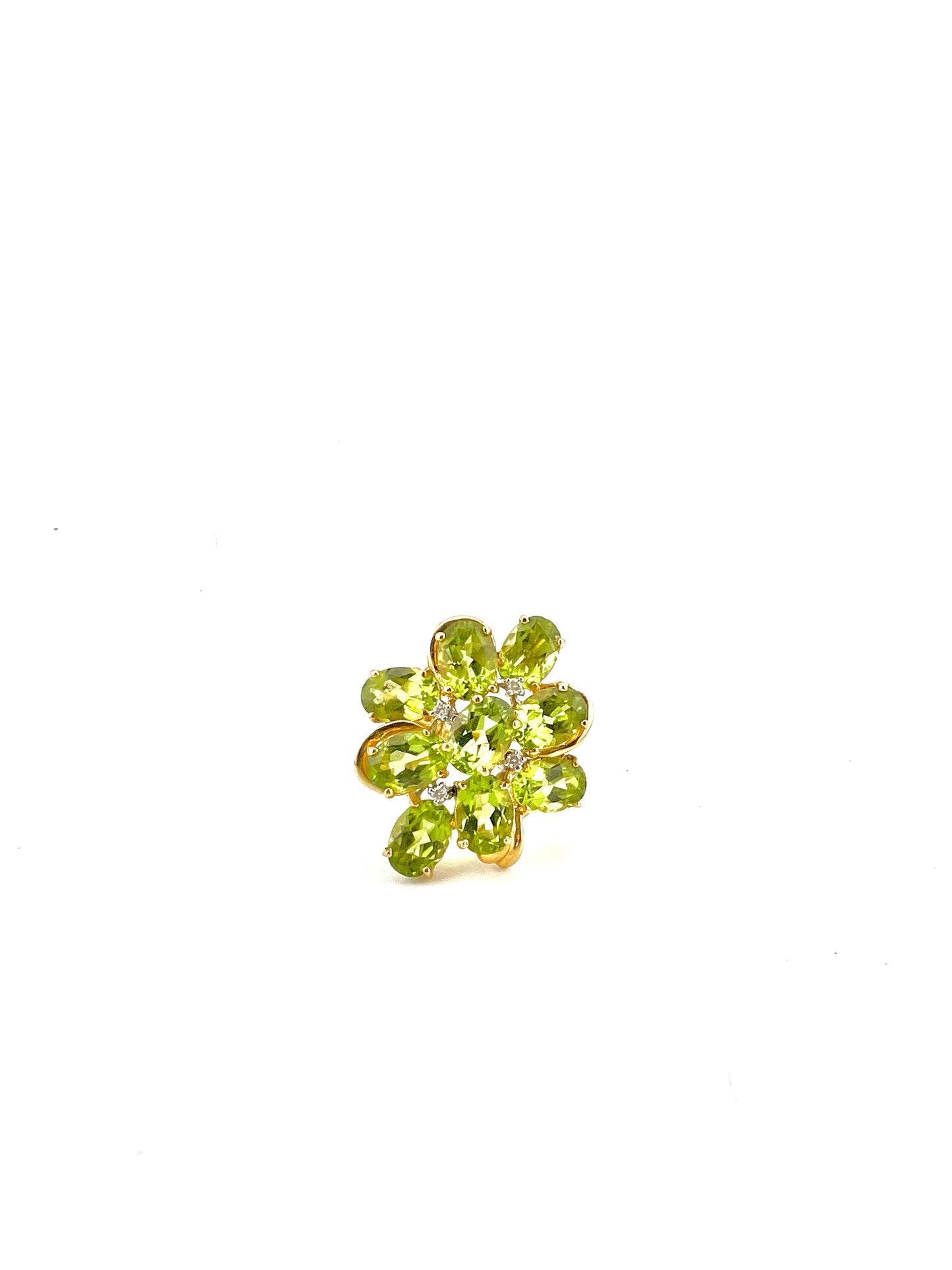 14K yellow gold ring with green peridot cluster design