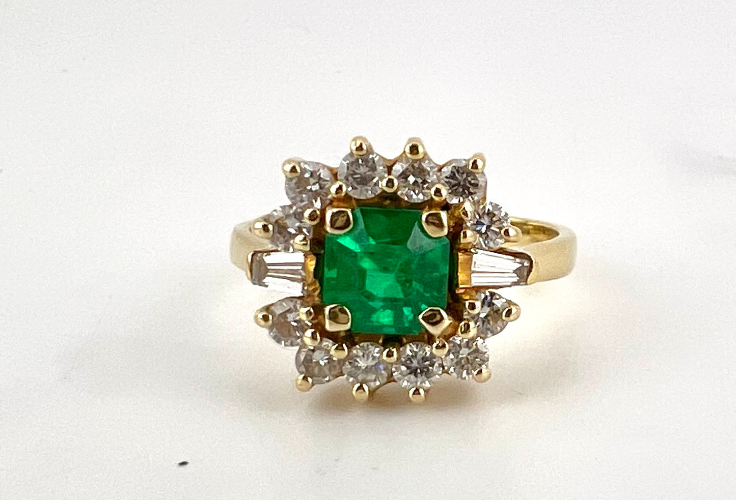 18K yellow gold ladies diamond ring with green gemstone