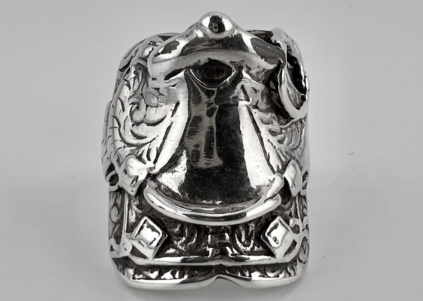 Men’s vintage sterling silver horse saddle ring