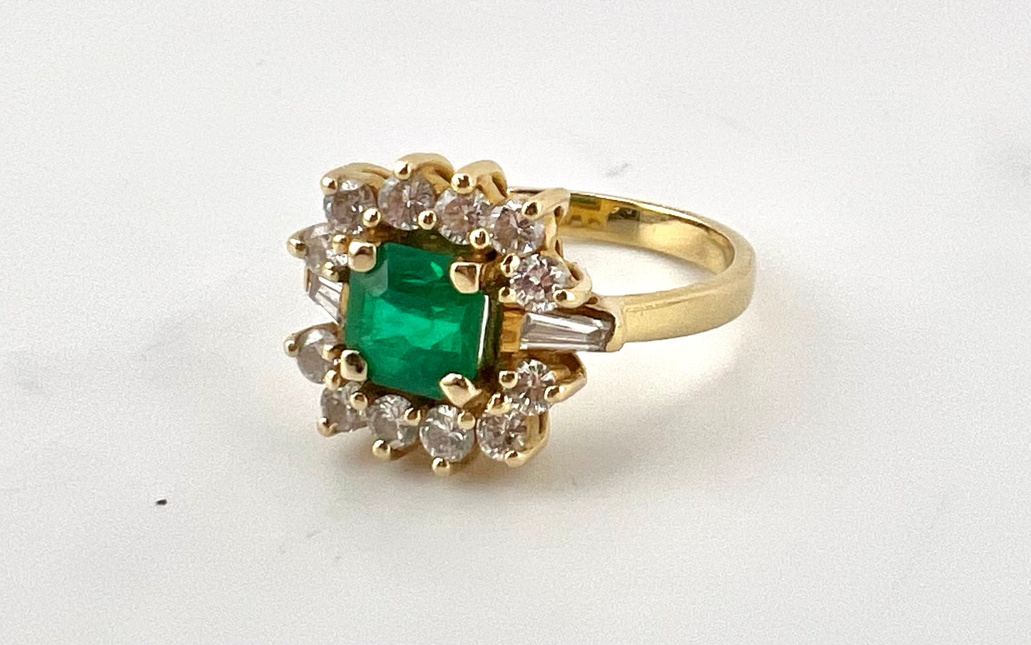 18K yellow gold ladies diamond ring with green gemstone