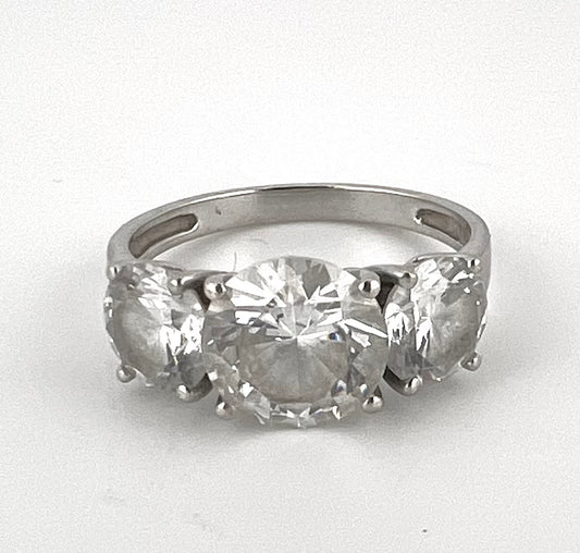 Ladies sterling silver ring with three CZ stones