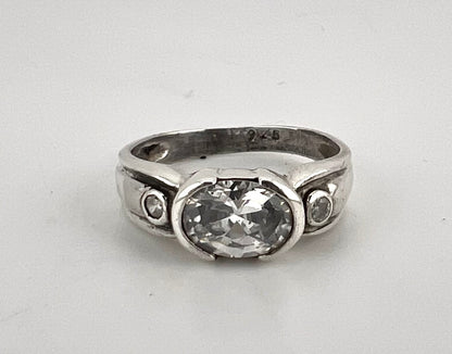 Ladies 925 silver ring with oval CZ stone