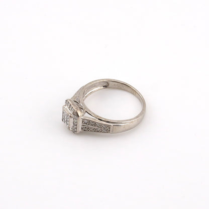 10k white gold halo diamond ring