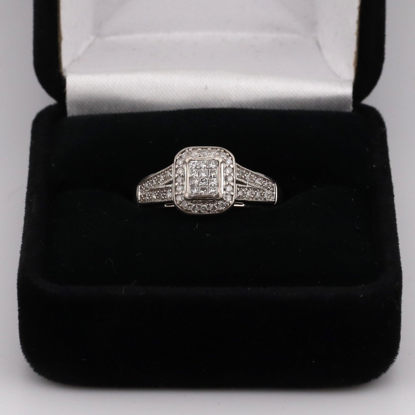 10k white gold halo diamond ring