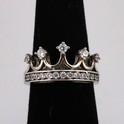 Ladies crown ring with CZ stone inlay