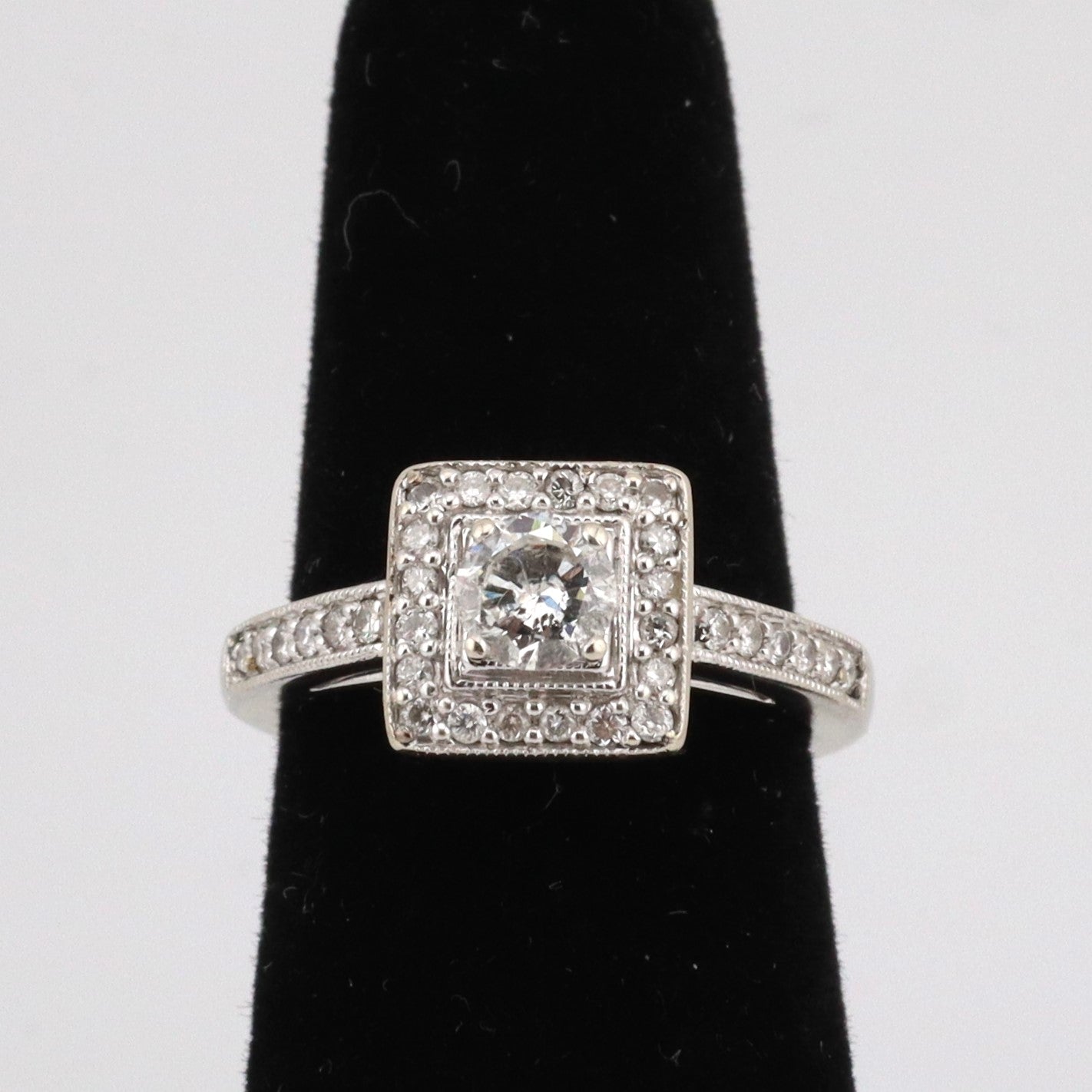 14k ladies diamond square halo diamond ring