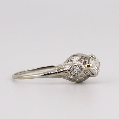 18k ladies vintage diamond engagement ring